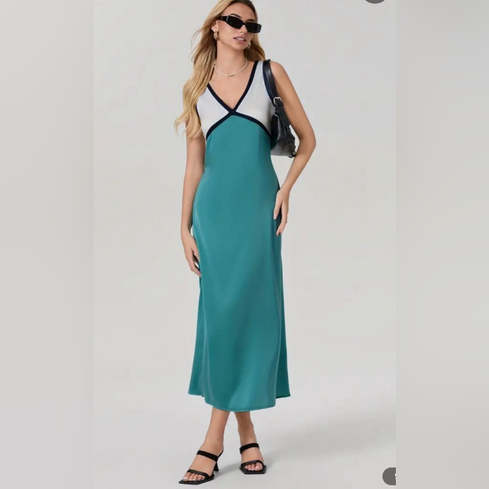 Color Block V-Neck Maxi Dress